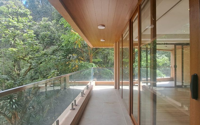 Treetops Forest Apartment